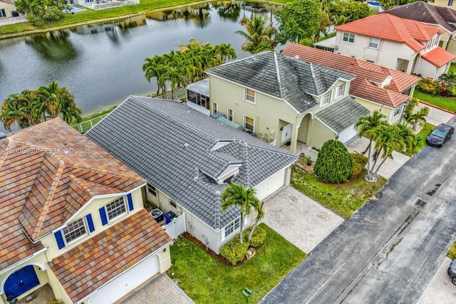 5861 S Sable Cir, Margate, FL 33063