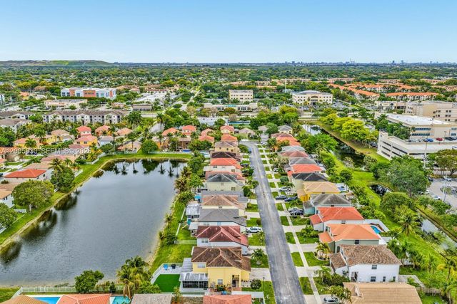 5861 S Sable Cir, Margate, FL 33063