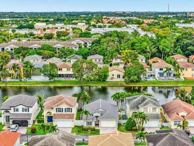 5861 S Sable Cir, Margate, FL 33063