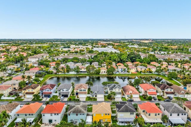 5861 S Sable Cir, Margate, FL 33063