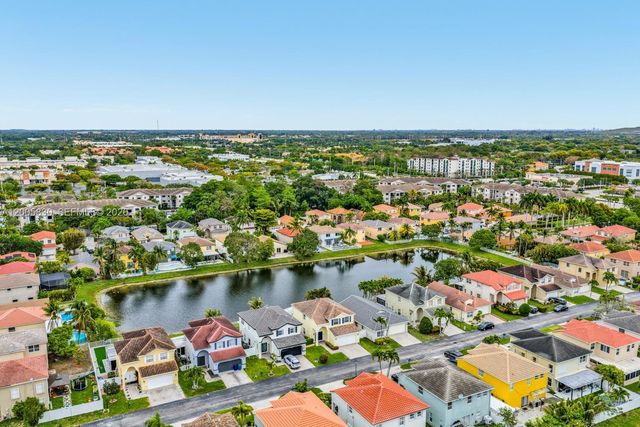 5861 S Sable Cir, Margate, FL 33063