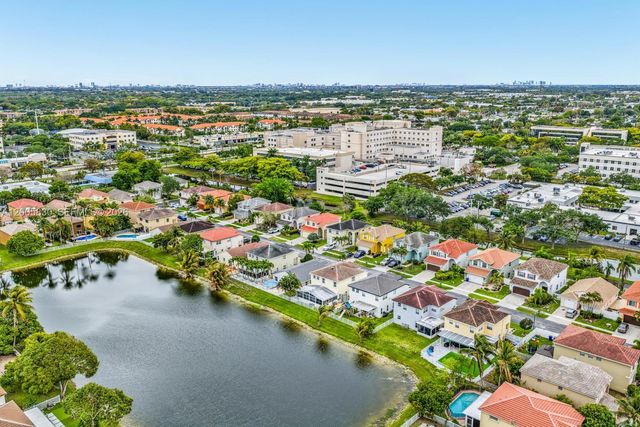 5861 S Sable Cir, Margate, FL 33063