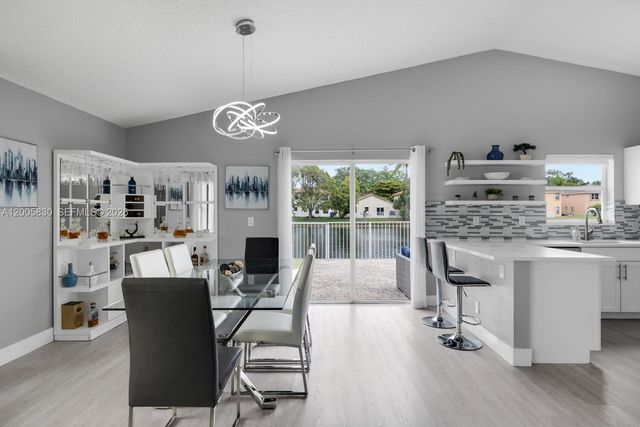 5861 S Sable Cir, Margate, FL 33063