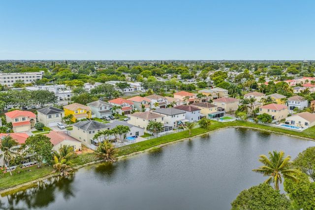 5861 S Sable Cir, Margate, FL 33063