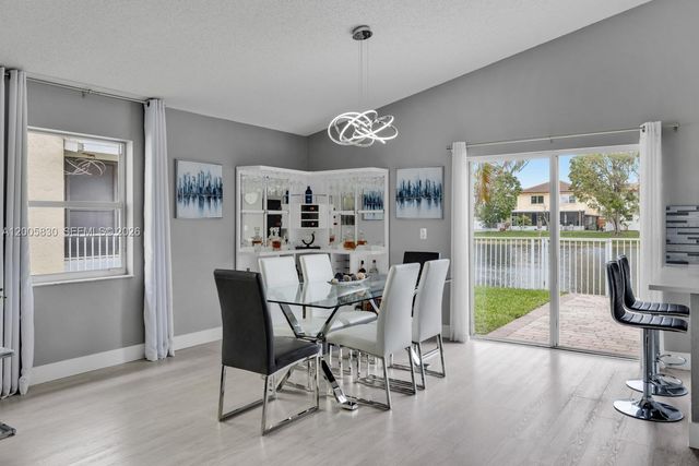 5861 S Sable Cir, Margate, FL 33063