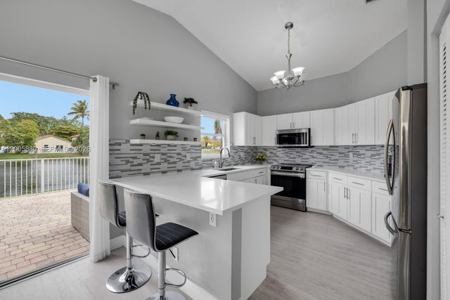 5861 S Sable Cir, Margate, FL 33063