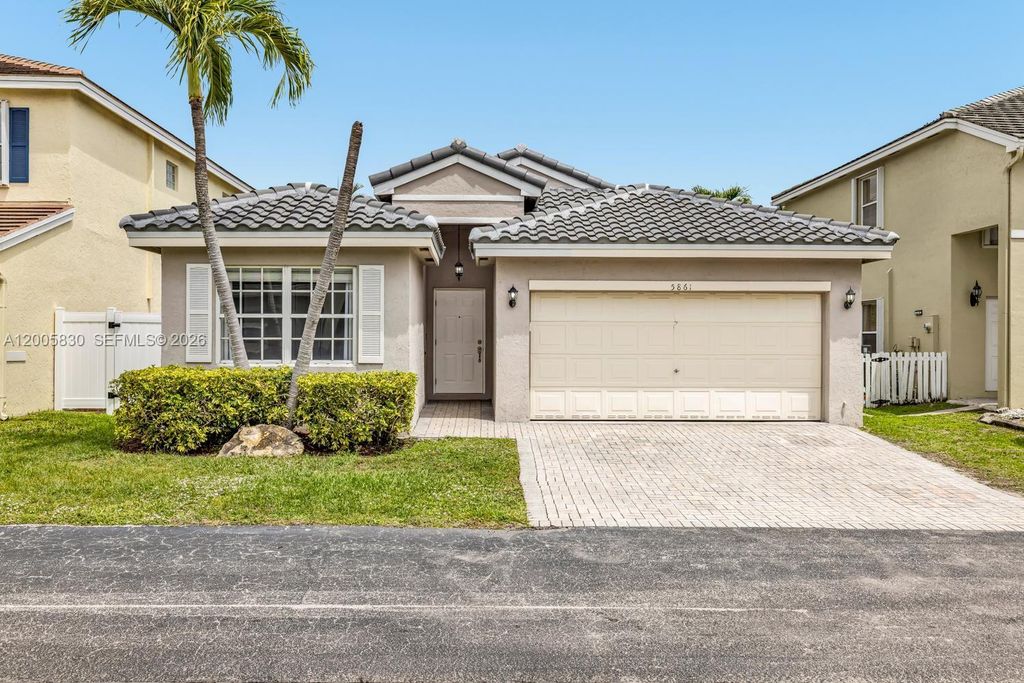 5861 S Sable Cir, Margate, FL 33063