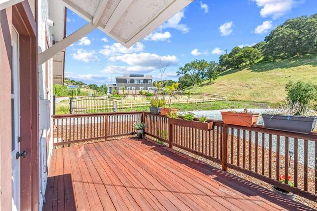 2485 Hecker Pass Road, Gilroy, CA 95020