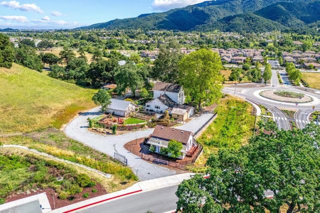 2485 Hecker Pass Road, Gilroy, CA 95020