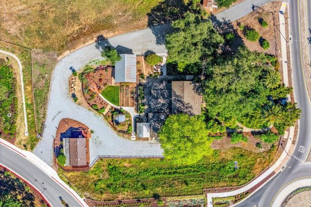 2485 Hecker Pass Road, Gilroy, CA 95020