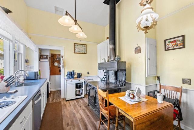 2485 Hecker Pass Road, Gilroy, CA 95020