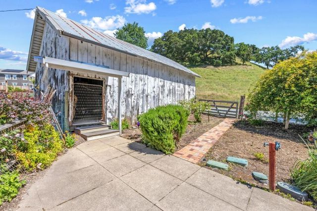 2485 Hecker Pass Road, Gilroy, CA 95020