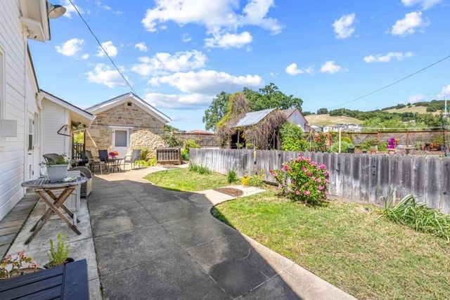 2485 Hecker Pass Road, Gilroy, CA 95020