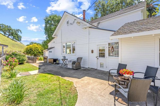 2485 Hecker Pass Road, Gilroy, CA 95020