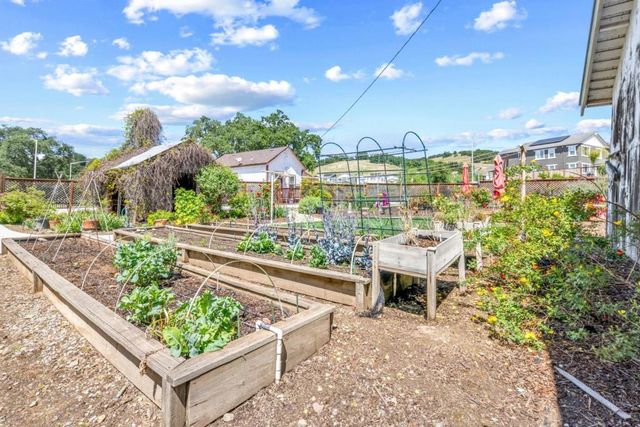 2485 Hecker Pass Road, Gilroy, CA 95020
