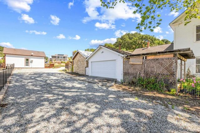 2485 Hecker Pass Road, Gilroy, CA 95020