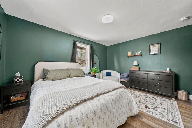 5 Wellesley Ave, Worcester, MA 01605