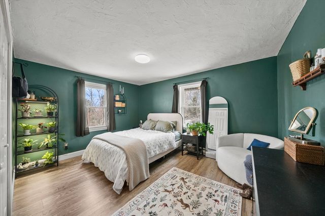 5 Wellesley Ave, Worcester, MA 01605