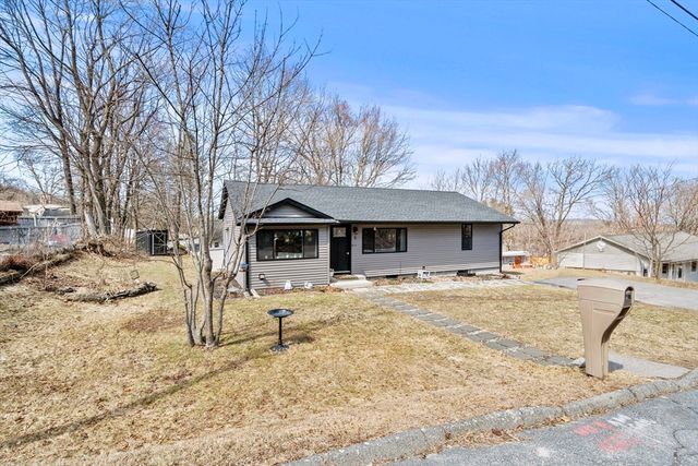 5 Wellesley Ave, Worcester, MA 01605