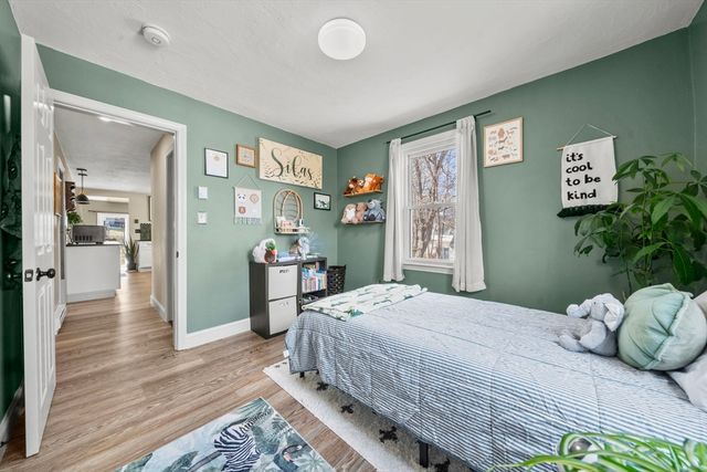 5 Wellesley Ave, Worcester, MA 01605