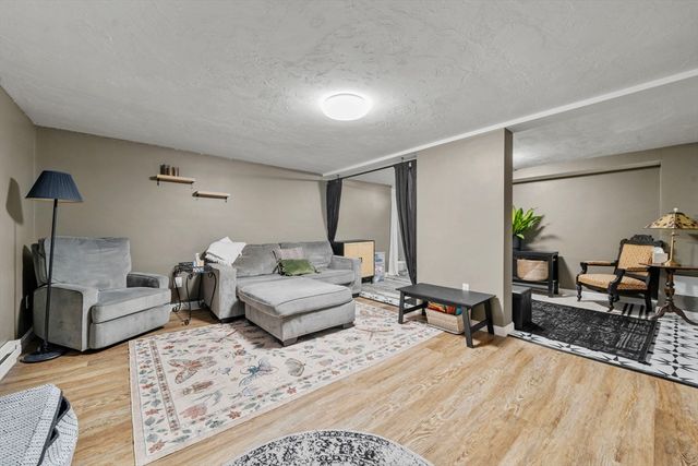 5 Wellesley Ave, Worcester, MA 01605