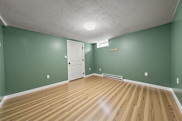 5 Wellesley Ave, Worcester, MA 01605