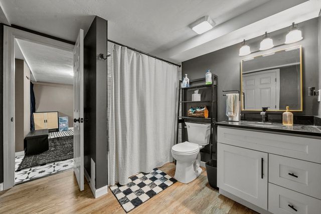 5 Wellesley Ave, Worcester, MA 01605