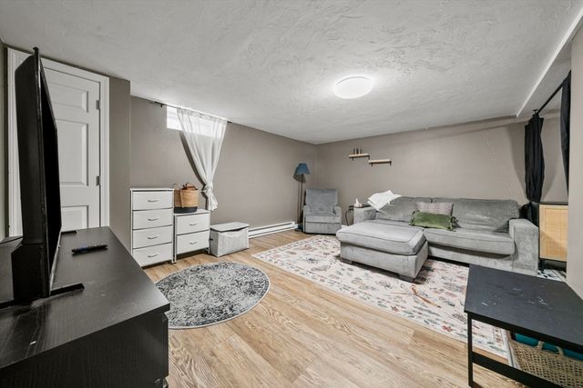 5 Wellesley Ave, Worcester, MA 01605