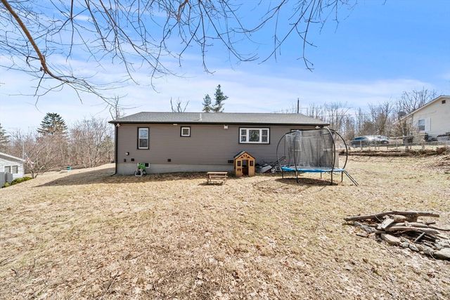 5 Wellesley Ave, Worcester, MA 01605