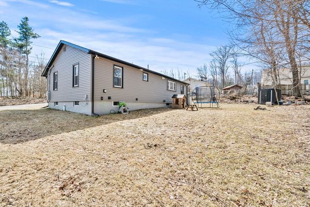 5 Wellesley Ave, Worcester, MA 01605