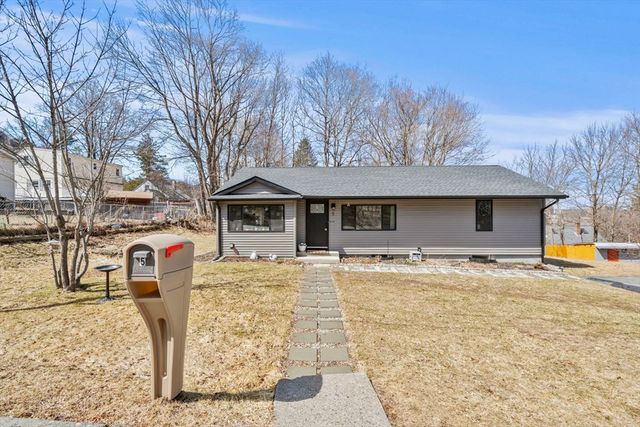 5 Wellesley Ave, Worcester, MA 01605