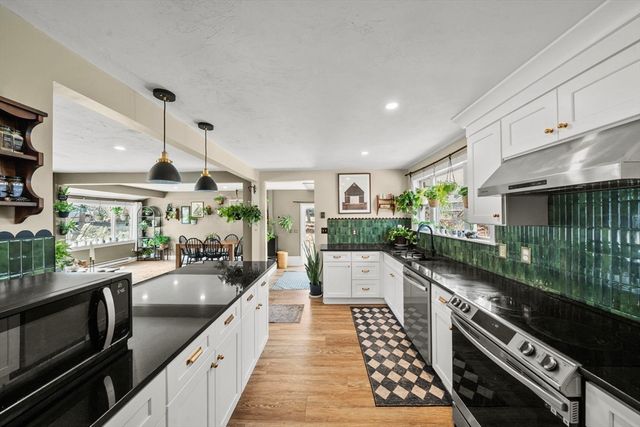 5 Wellesley Ave, Worcester, MA 01605