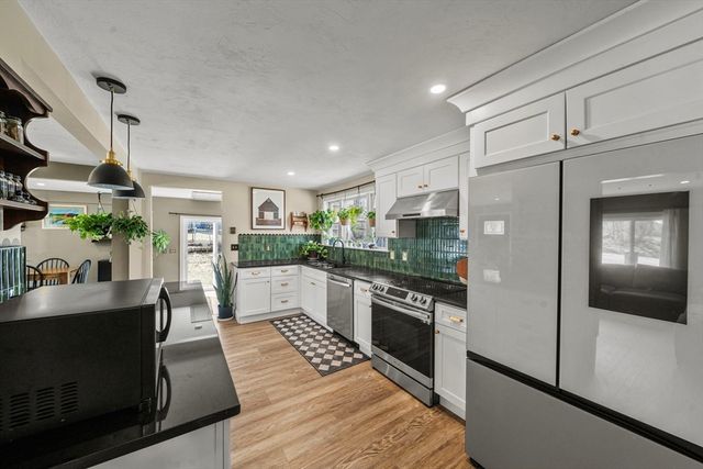 5 Wellesley Ave, Worcester, MA 01605