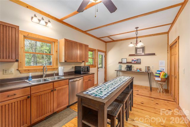 129 Valley Creek Drive, Maggie Valley, NC 28751