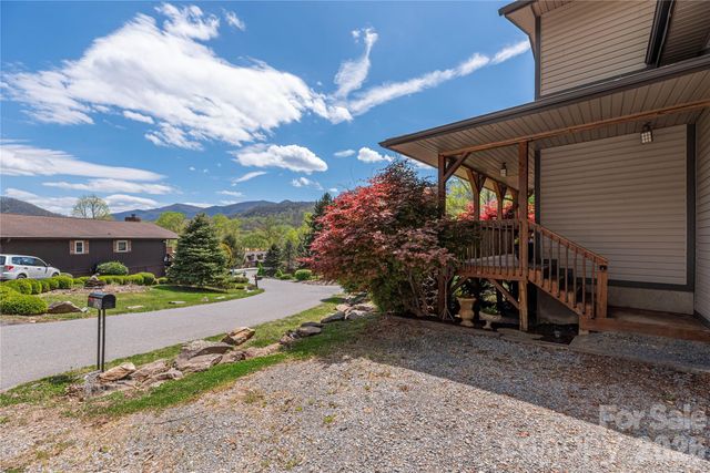 129 Valley Creek Drive, Maggie Valley, NC 28751