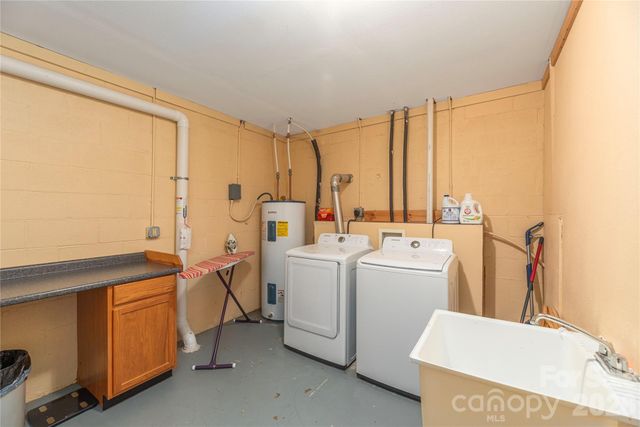 129 Valley Creek Drive, Maggie Valley, NC 28751