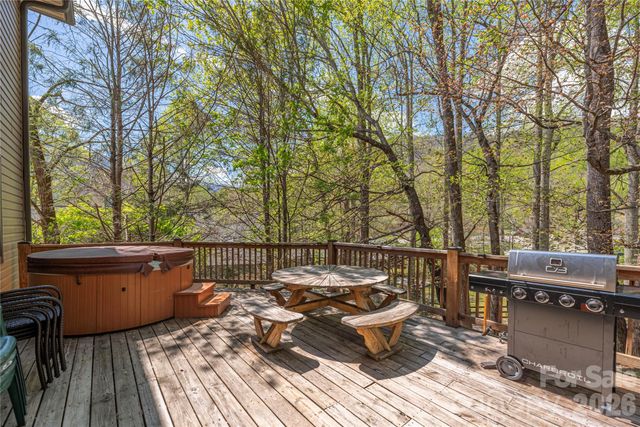 129 Valley Creek Drive, Maggie Valley, NC 28751