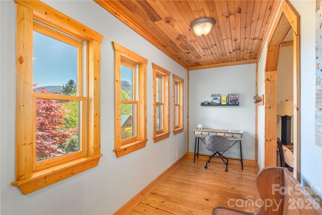 129 Valley Creek Drive, Maggie Valley, NC 28751