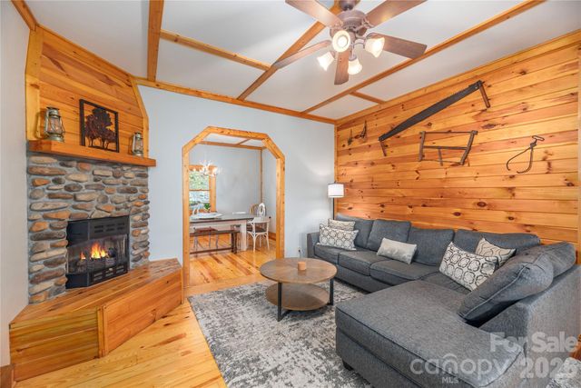 129 Valley Creek Drive, Maggie Valley, NC 28751