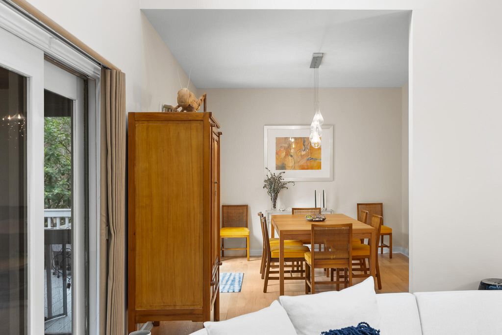 Image 8 of property listing at 2730 Old Oak Walk, Seabrook Island, SC 29455