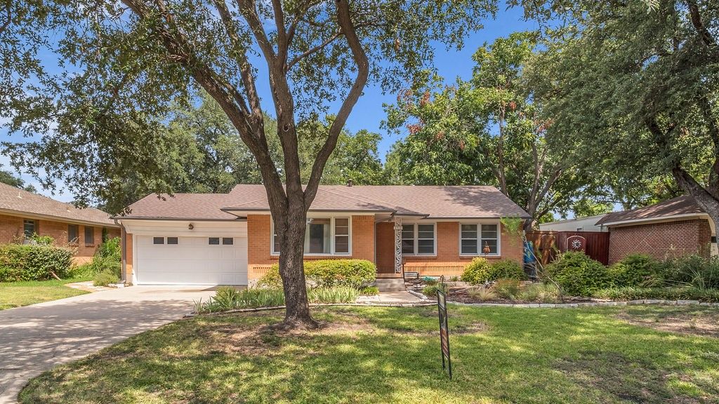2953 Lavita Lane, Farmers Branch, TX 75234