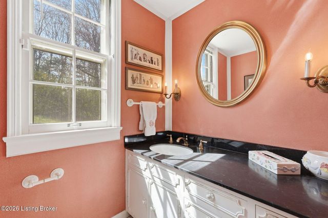 1802 Park Boundary Rd, Louisville, KY 40205