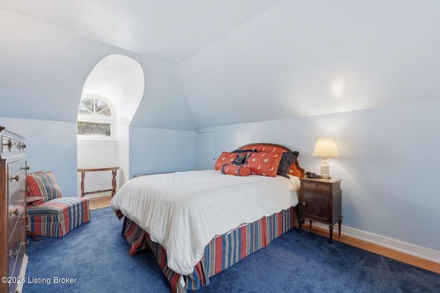 1802 Park Boundary Rd, Louisville, KY 40205