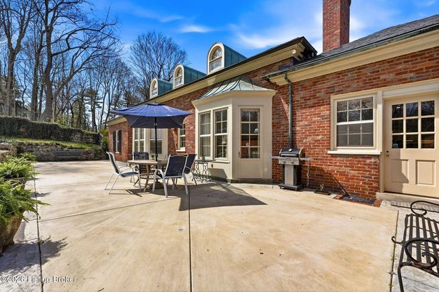 1802 Park Boundary Rd, Louisville, KY 40205