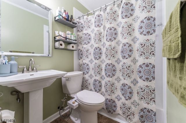 579 Dell Pl 79, Stanhope Boro, NJ 07874