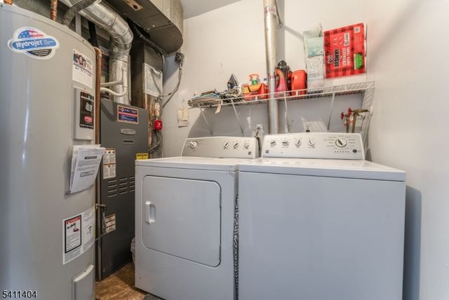 579 Dell Pl 79, Stanhope Boro, NJ 07874