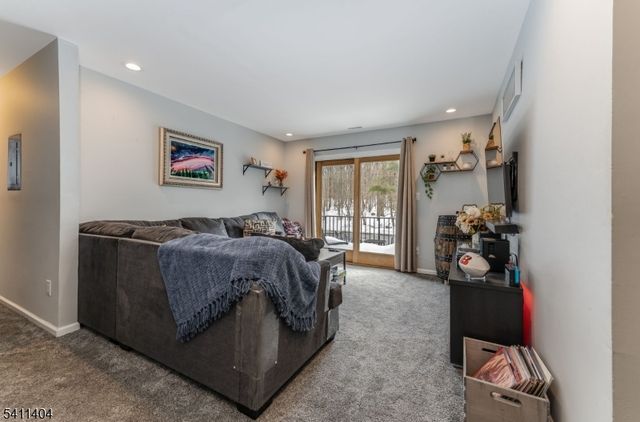 579 Dell Pl 79, Stanhope Boro, NJ 07874