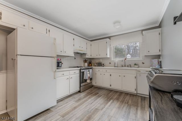 579 Dell Pl 79, Stanhope Boro, NJ 07874