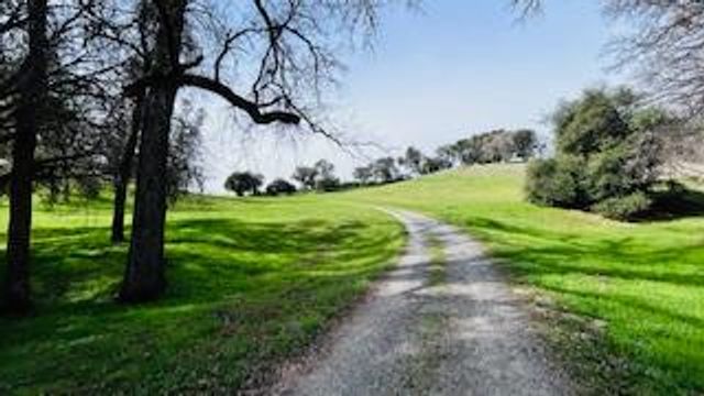12846 Whiskey Slide Rd, Mokelumne Hill, CA 95245