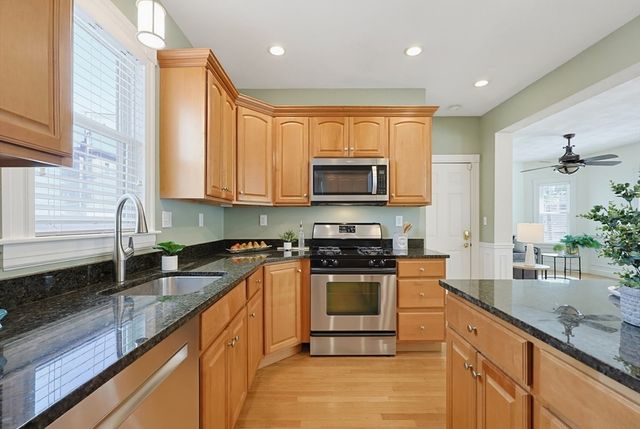56 Conwell Ave 1, Somerville, MA 02144
